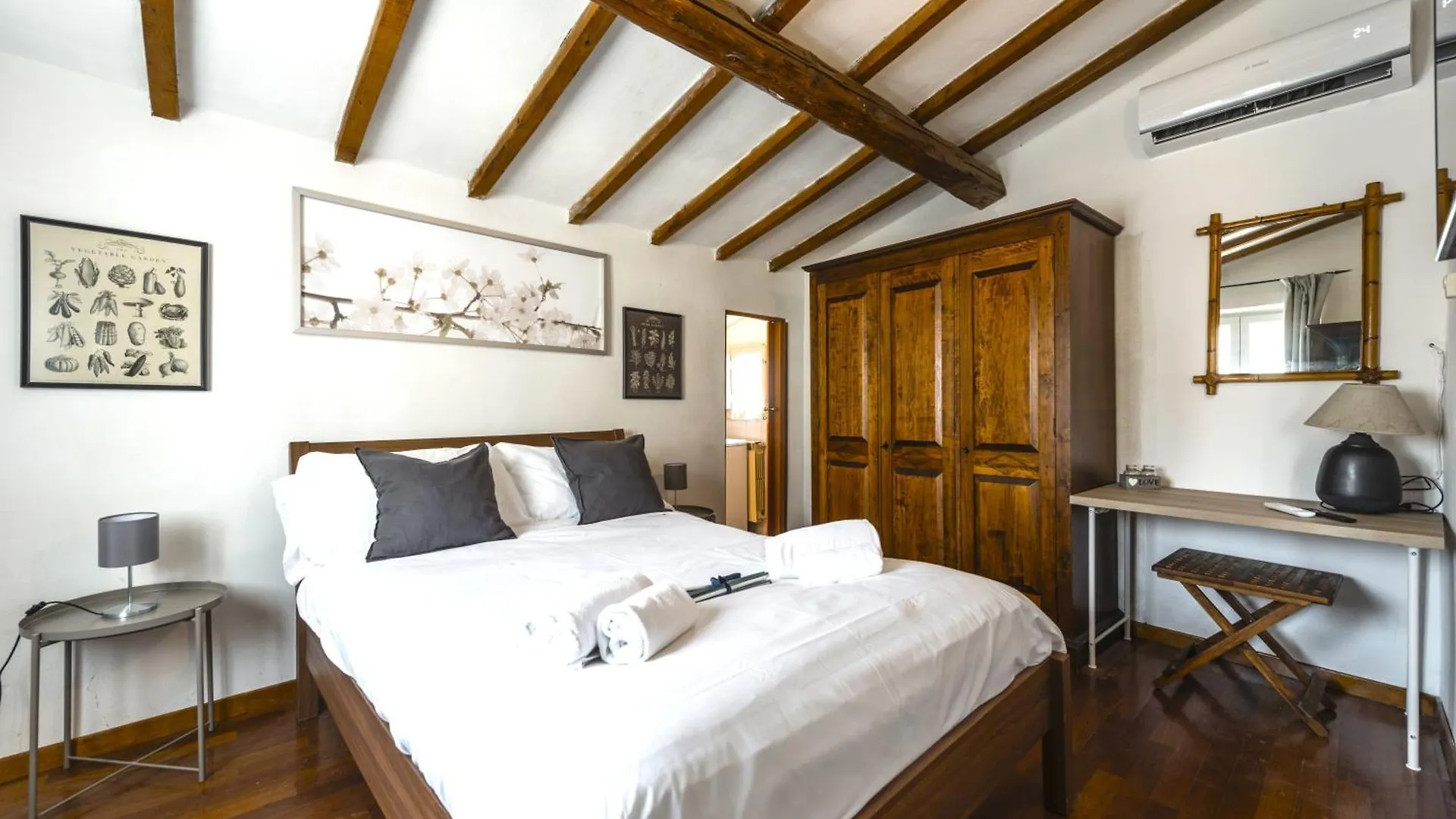 Hostly - La Spina Suite Apartment Pise Italie