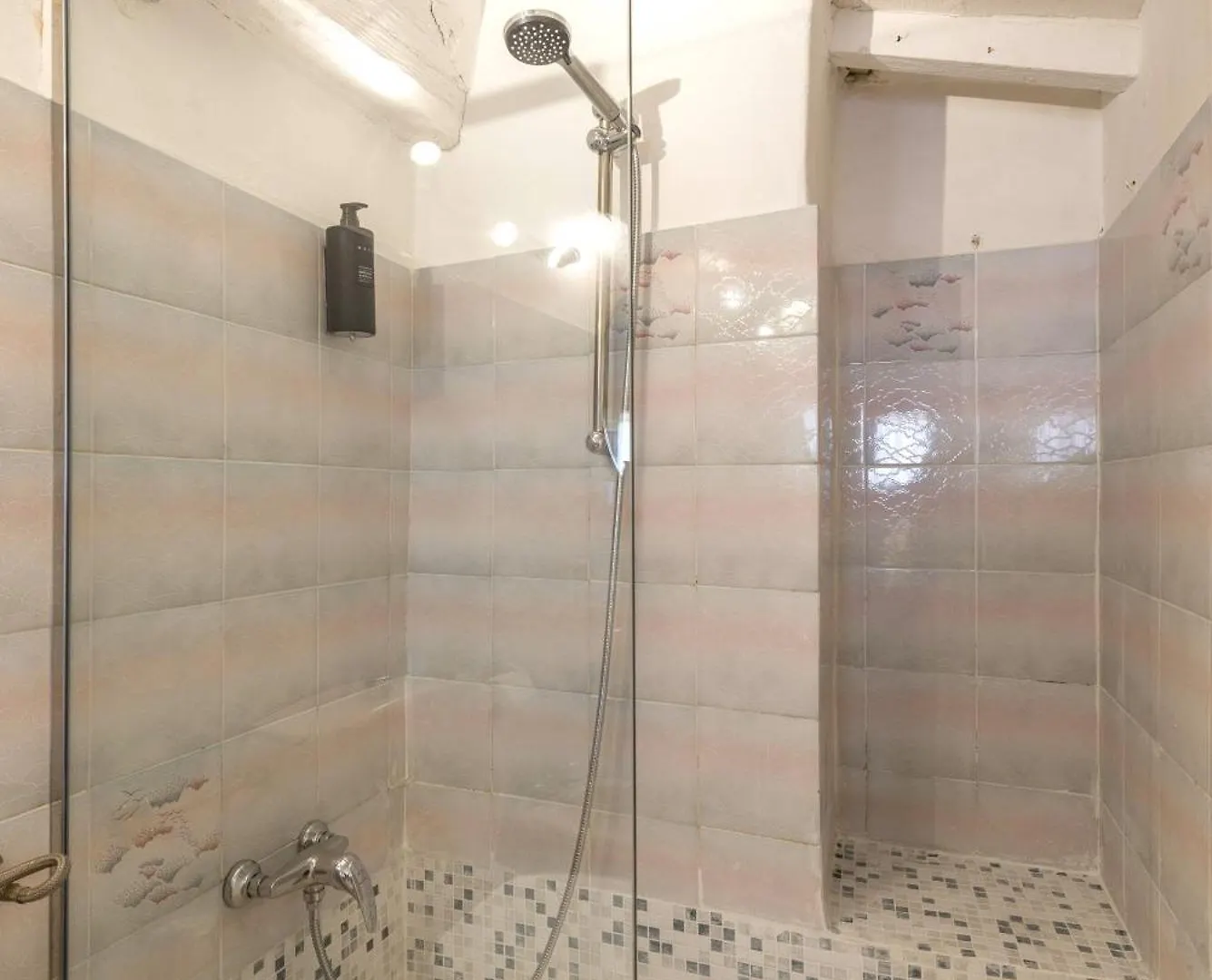 Hostly - La Spina Suite Apartment Pise 0*,  Italie
