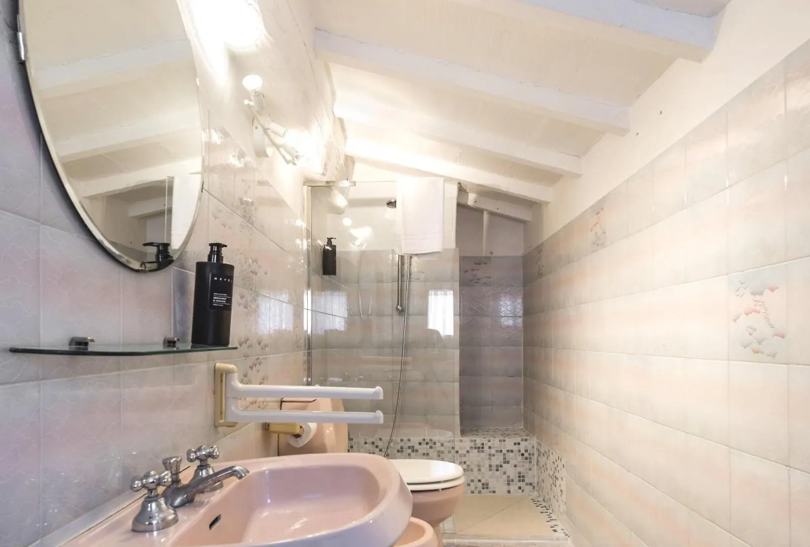 Hostly - La Spina Suite Apartment Pise